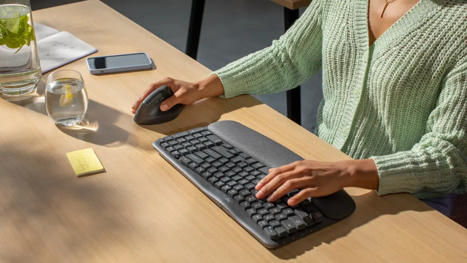 Logitech Wave Keys Ergonomic Graphite Logitech Wave Keys Ergonomic Graphite